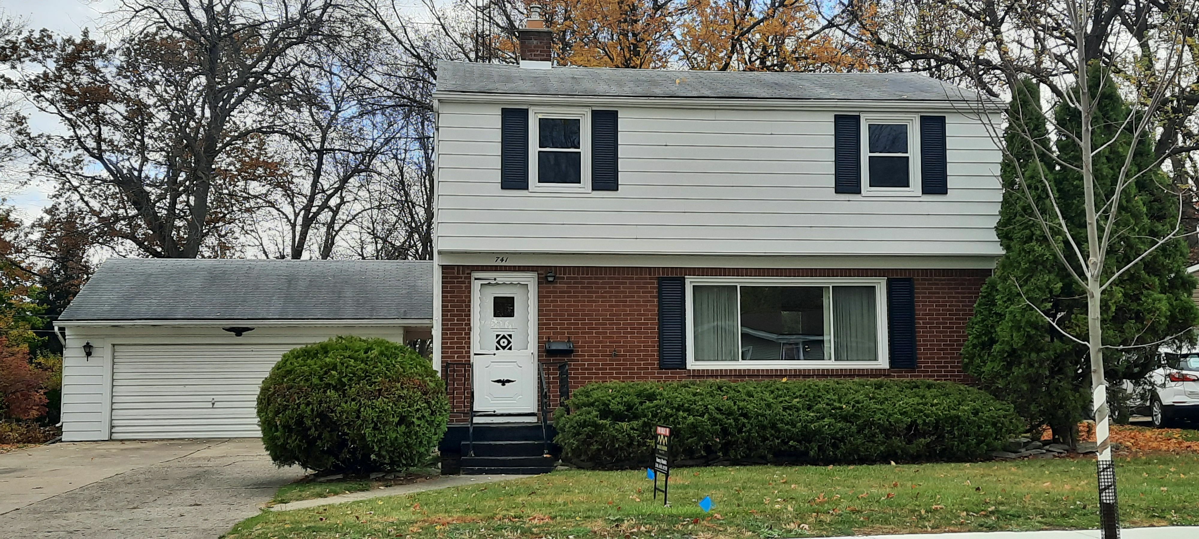 Property Photo:  741 Woodbine Drive  MI 48430 1422 