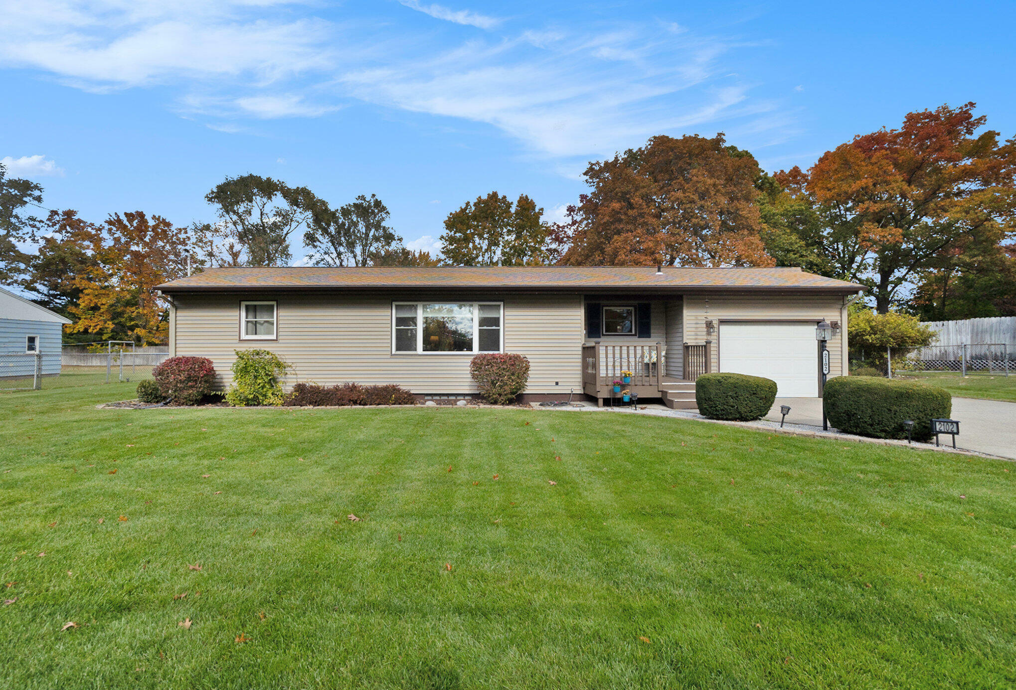 Property Photo:  2102 Emens Drive  MI 49444 