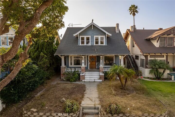 Property Photo: 519 S Catalina Avenue CA 90277