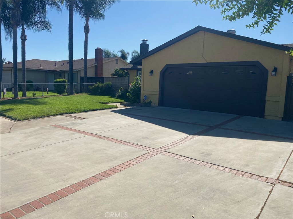 Property Photo:  560 E Birch Court  CA 91761 