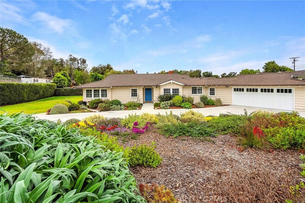 Property Photo: 15 Masongate Dr CA 90274