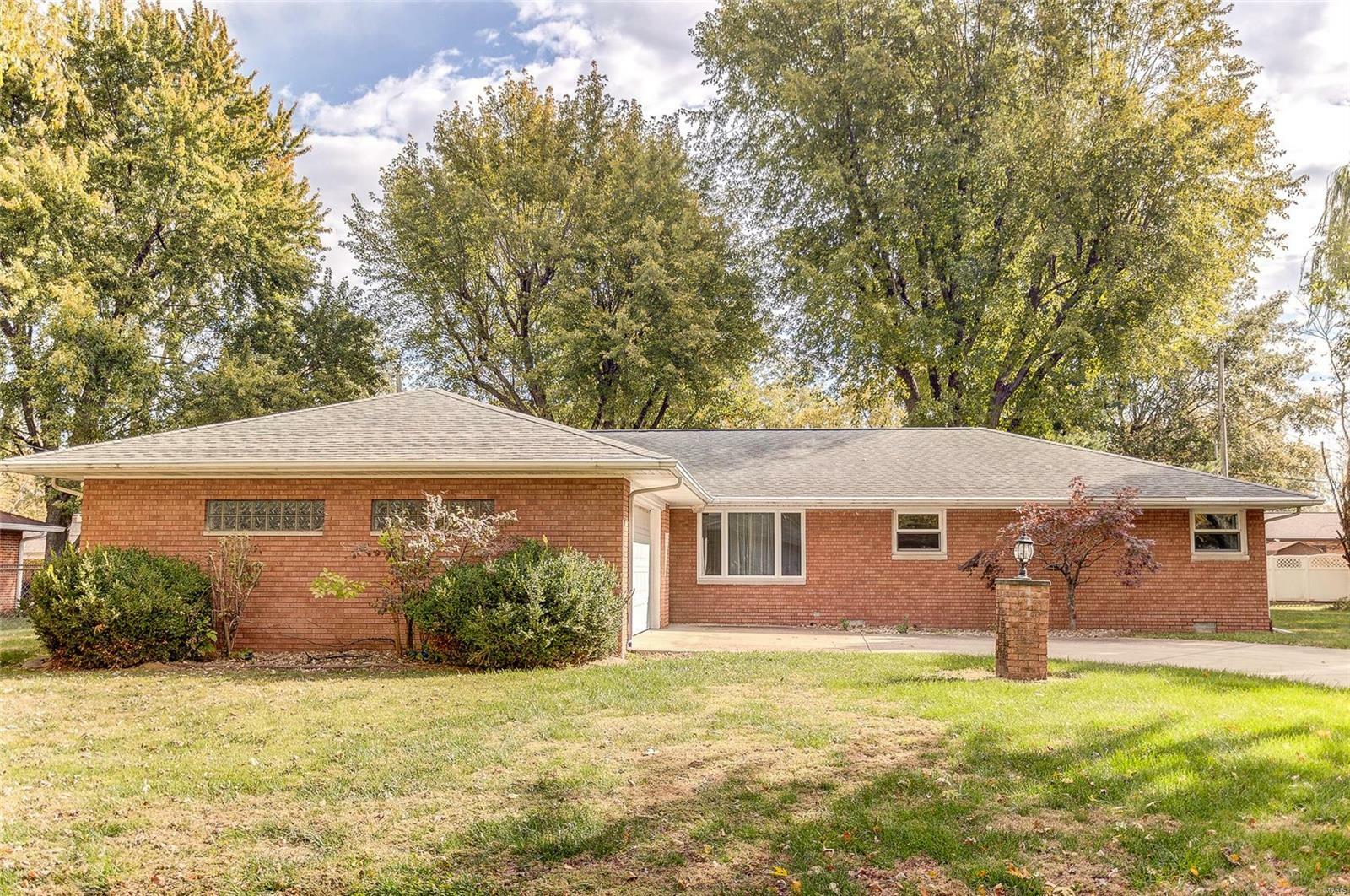 Property Photo:  224 Joseph Drive  IL 62208 