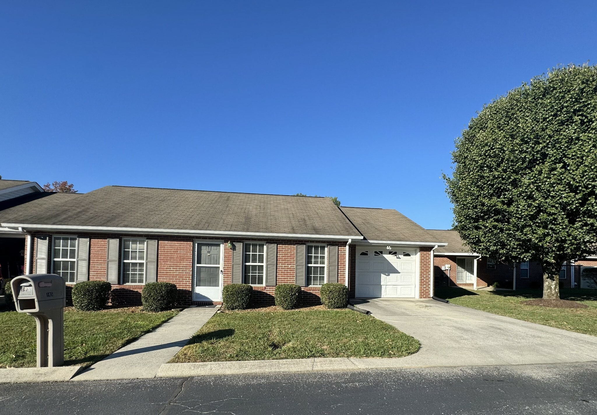 Property Photo:  105 Middleton Ct  TN 37388 