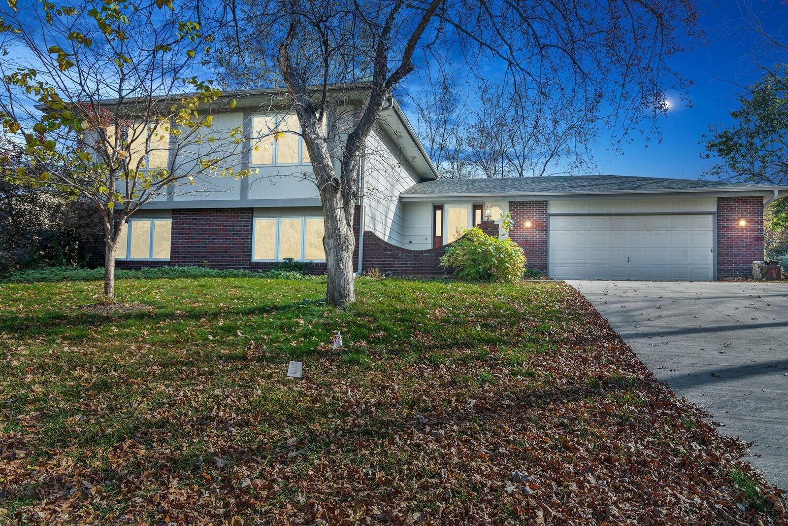 Property Photo:  158 Chaparral Drive  MN 55124 