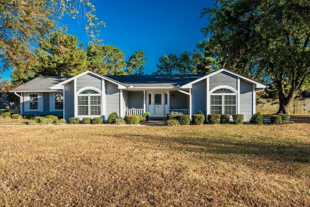 Property Photo:  1763 W Laurel Avenue  AR 72758 