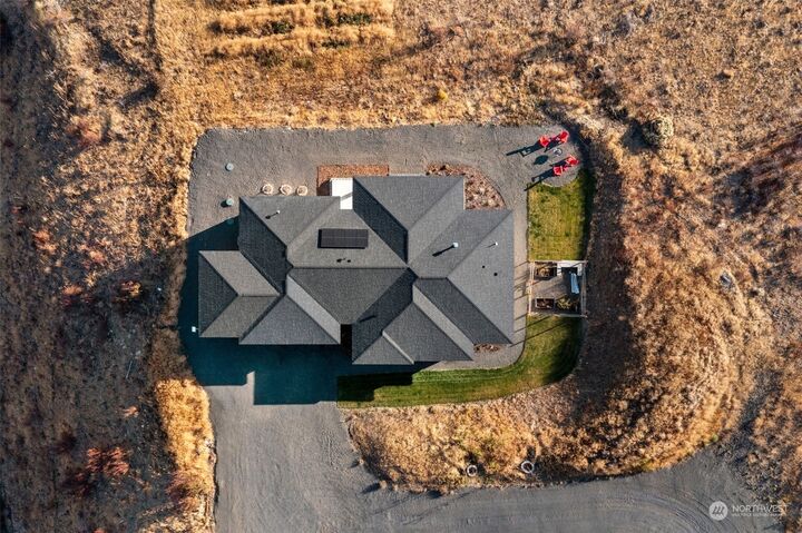 Property Photo:  1601  Deer Valley Drive  WA 98926 