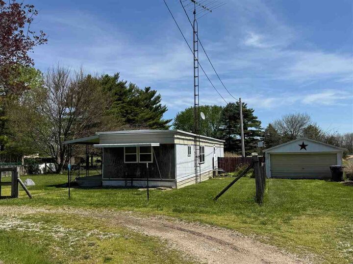 41 Capitol Hill Road  Cambridge City IN 47327 photo