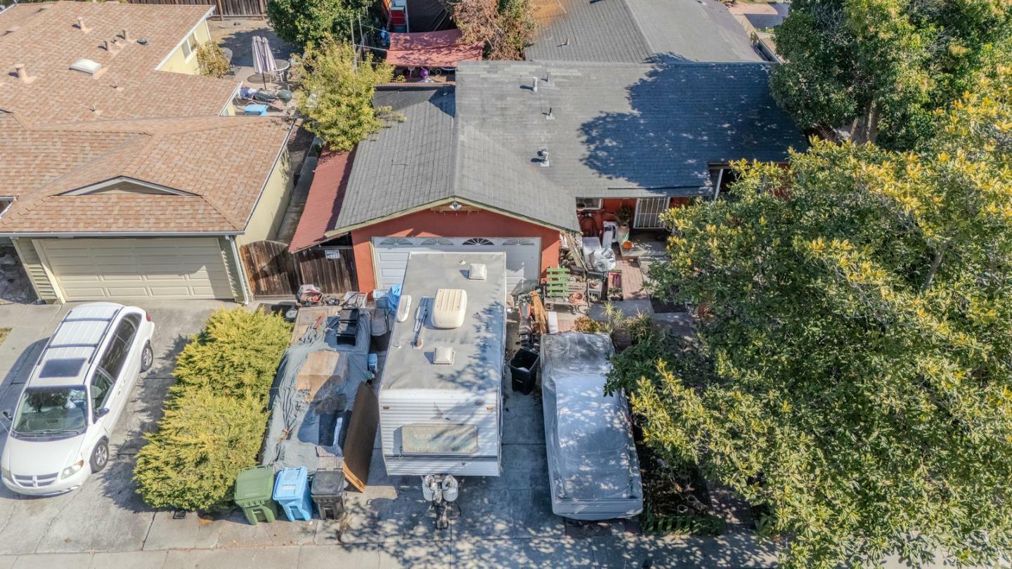 Property Photo:  2121 Francis Avenue  CA 95051 