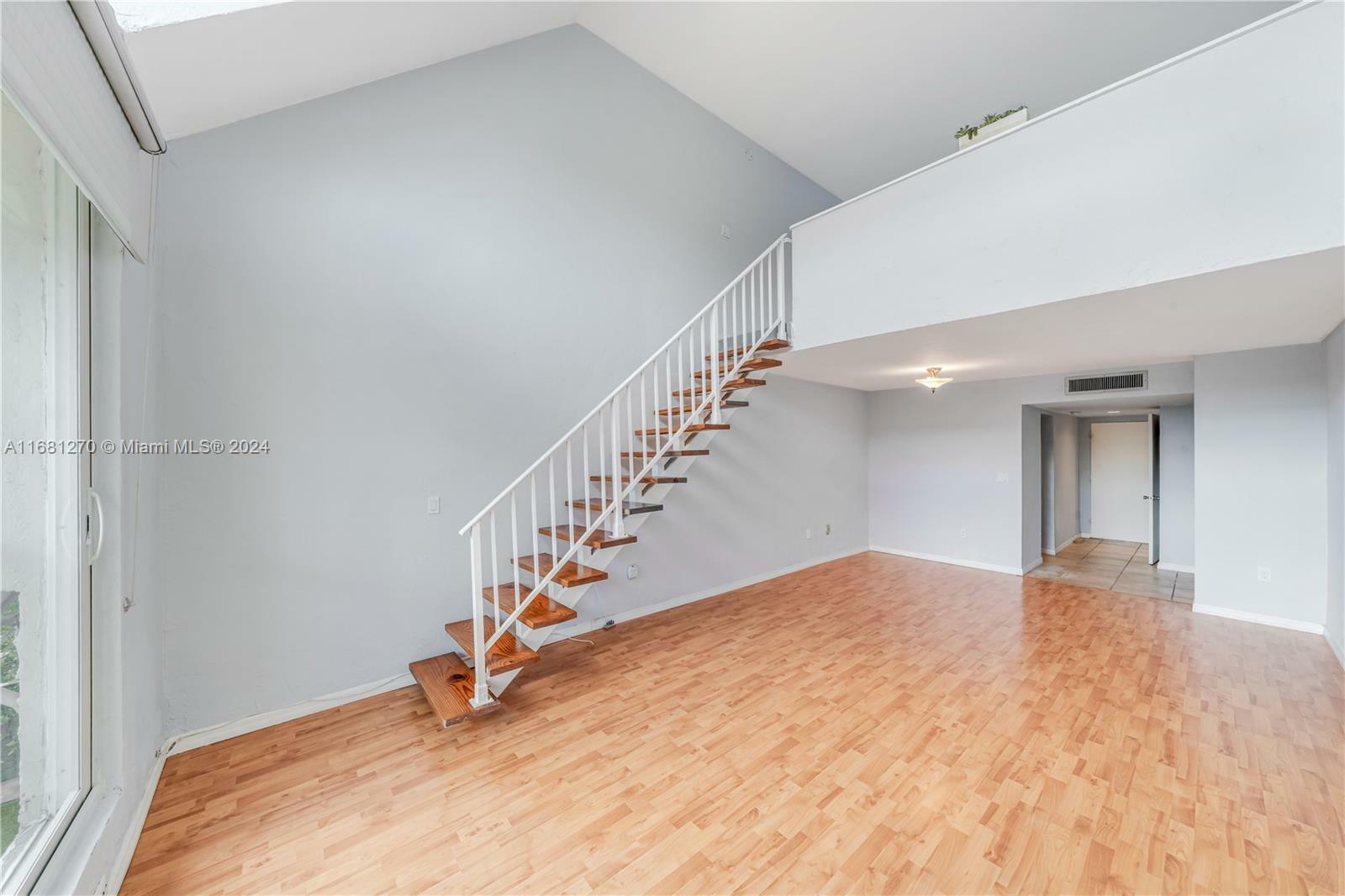 Property Photo:  6890 N Kendall Dr B405  FL 33156 