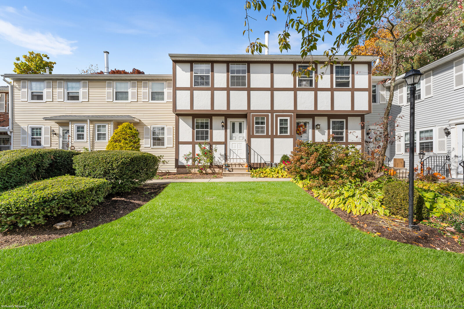 Property Photo:  121 East Gate Lane 121  CT 06514 