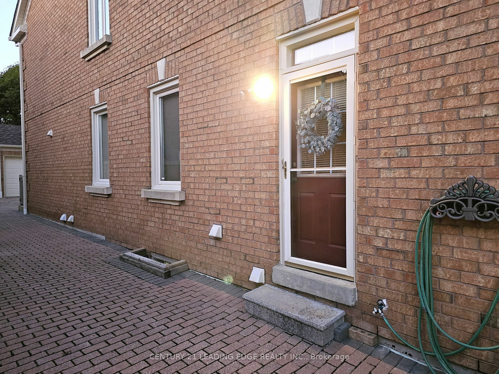 Property Photo:  96 Theobalds Circ  ON L4C 9C9 