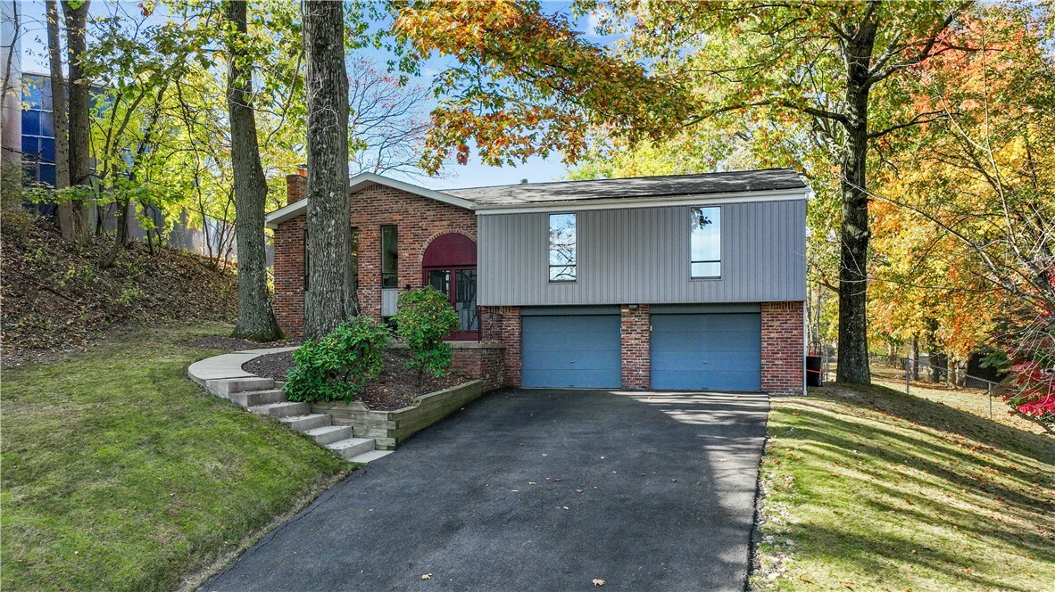 Property Photo:  209 Weaver Drive  PA 15116 