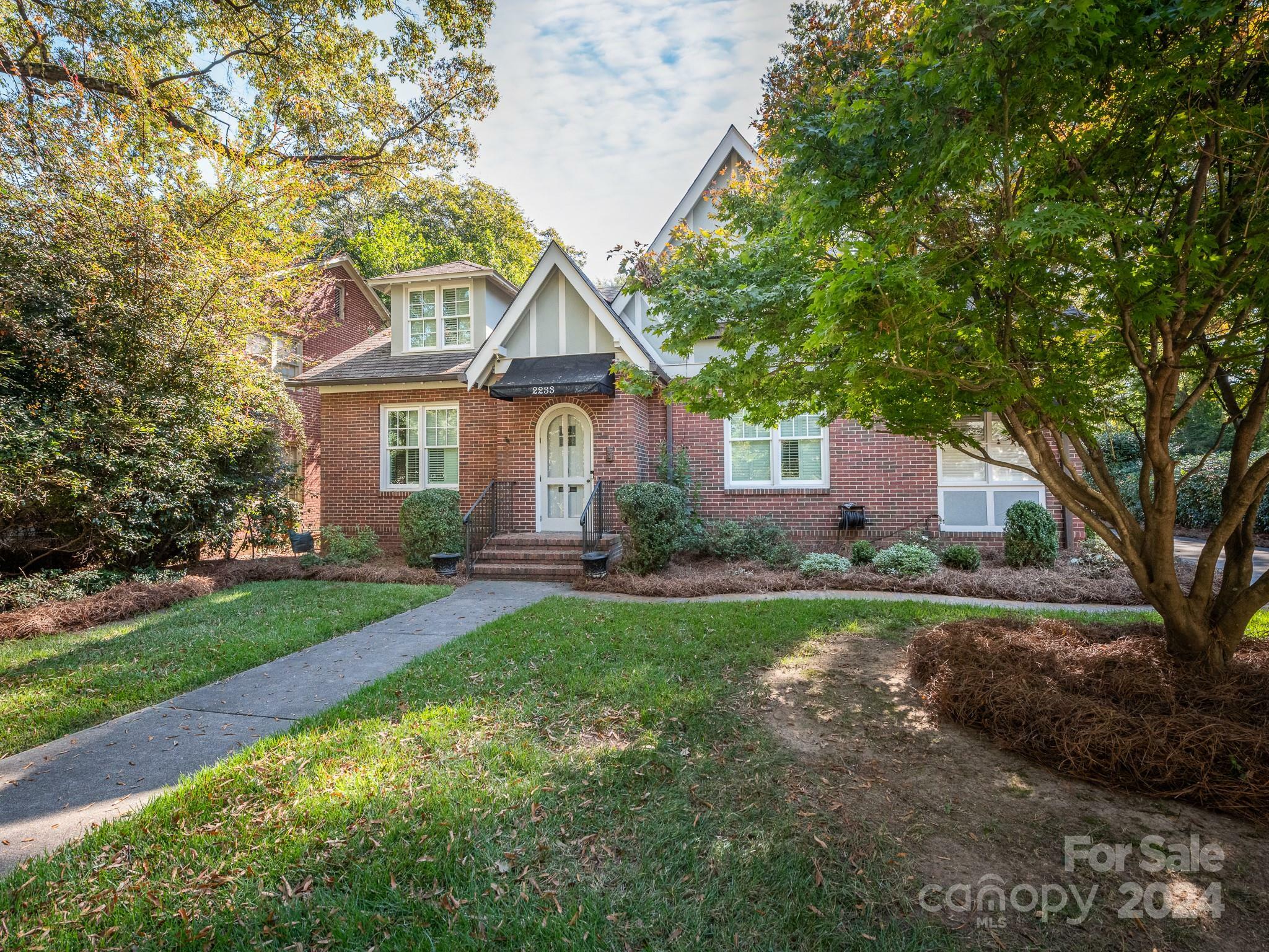 2233 Crescent Avenue  Charlotte NC 28207 photo