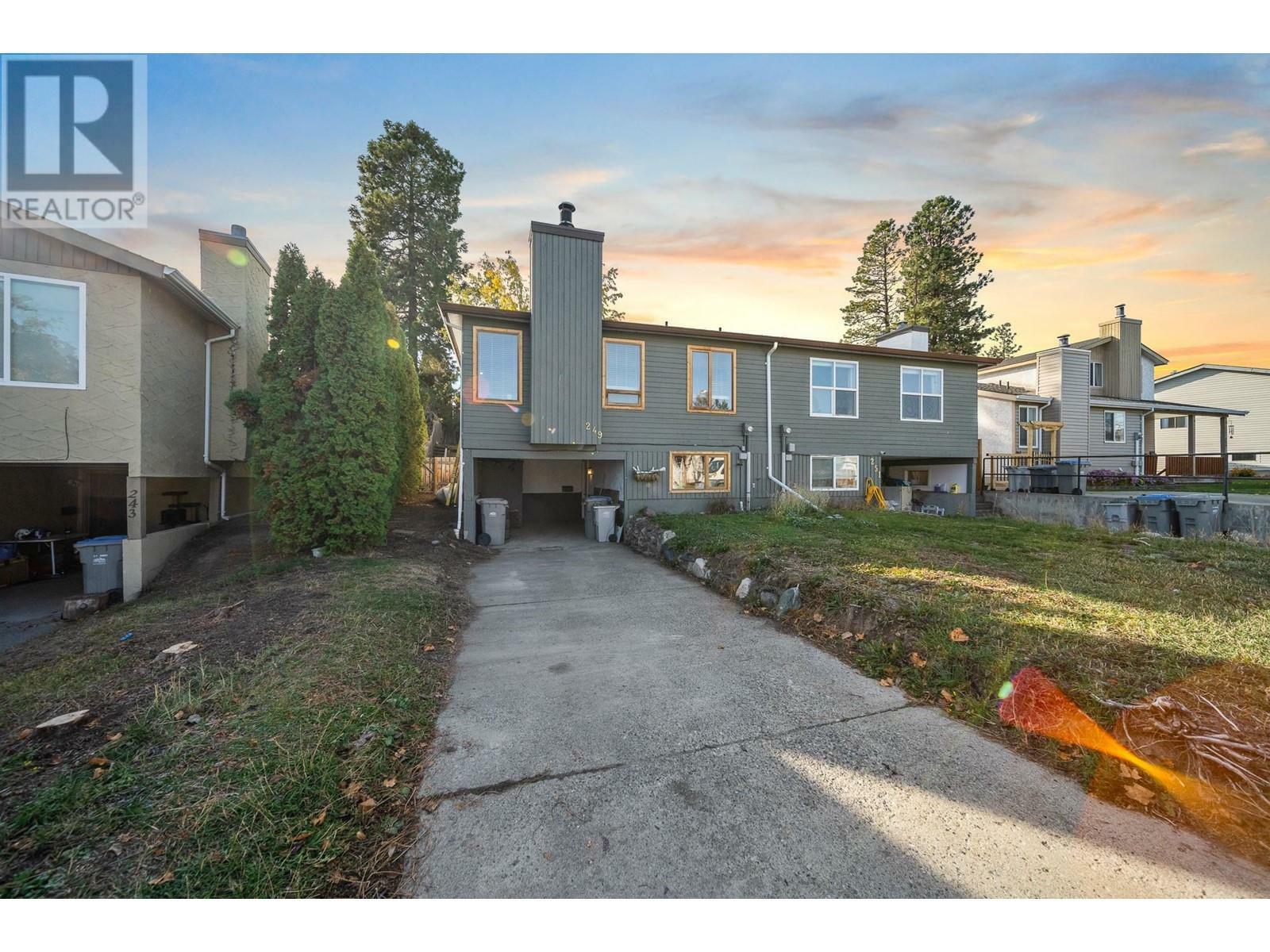 Photo de la propriété:  249 Hollyburn Drive  BC V2H 1T7 