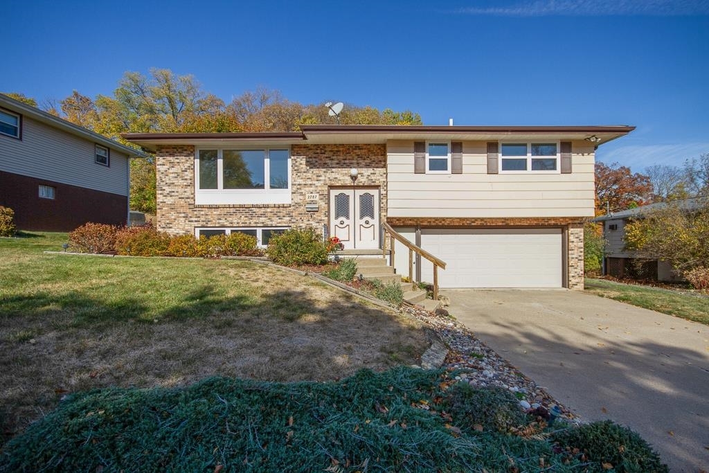 Property Photo:  2787 Balboa Drive  IA 52001 