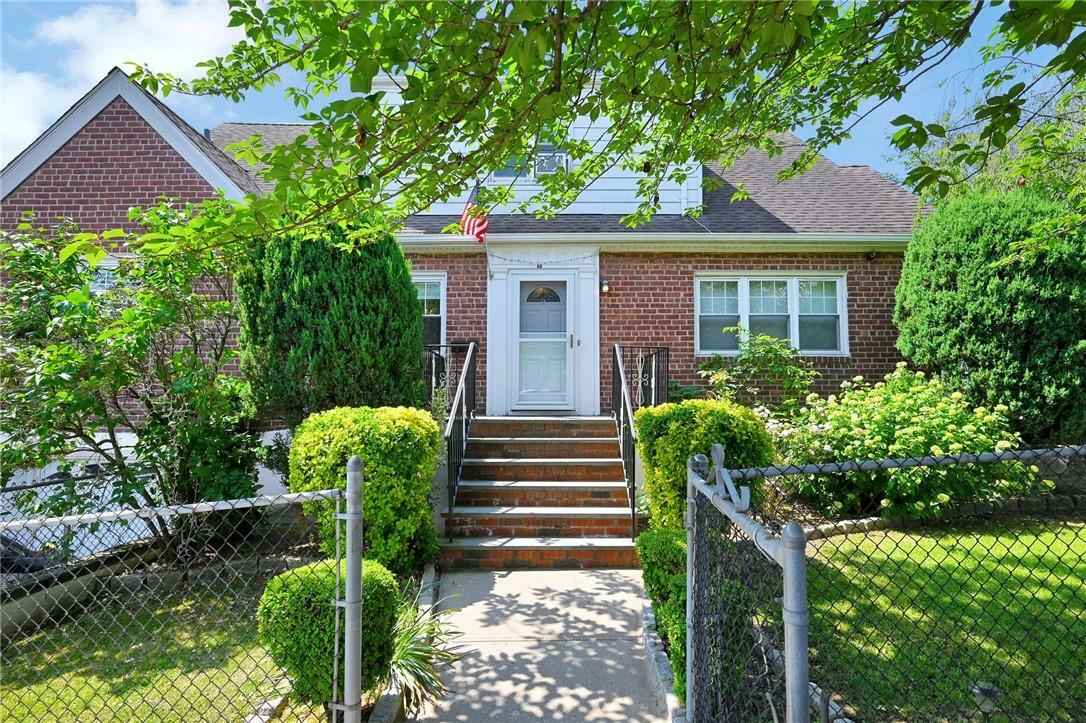Property Photo:  