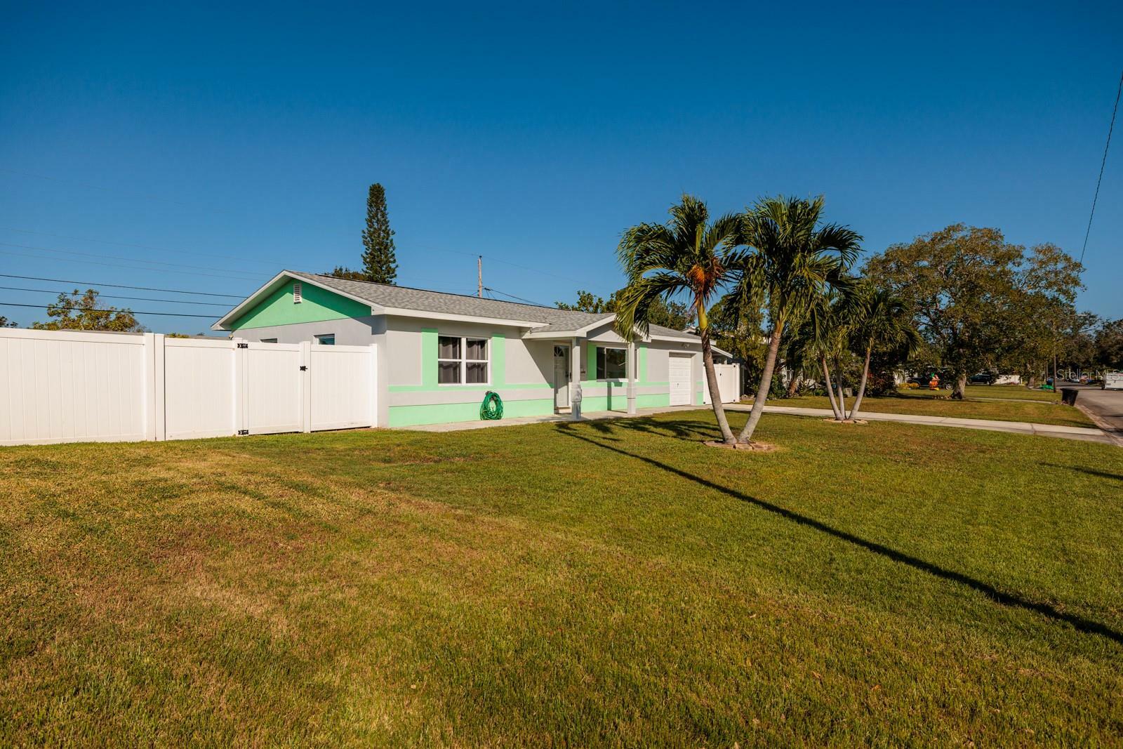 Property Photo:  6440 17th Street N  FL 33702 