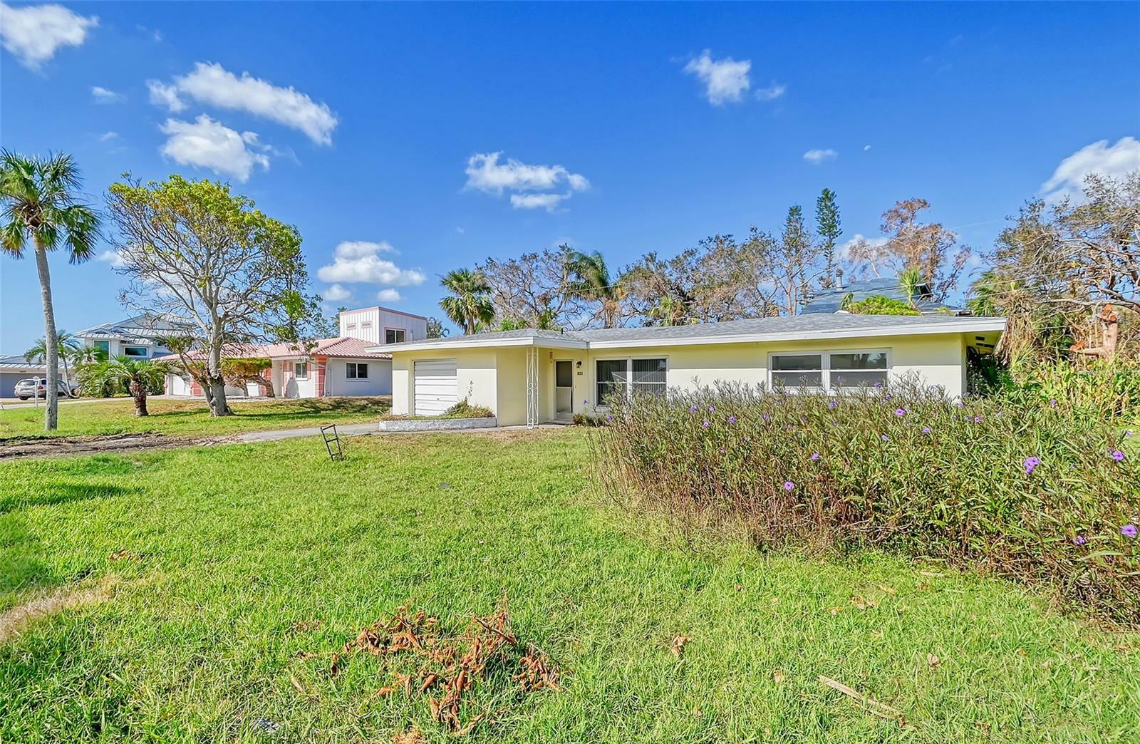 Property Photo:  1625 Idle Lane  FL 34231 