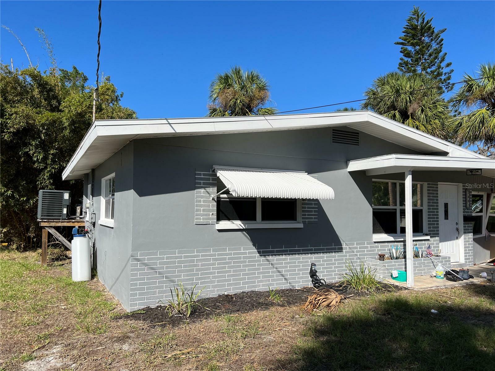 Property Photo:  7803 Davis Street  FL 34668 