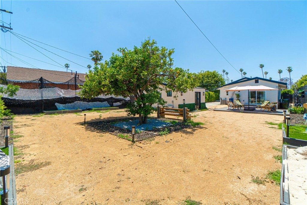 Property Photo: 3874 Arlington Avenue CA 90008