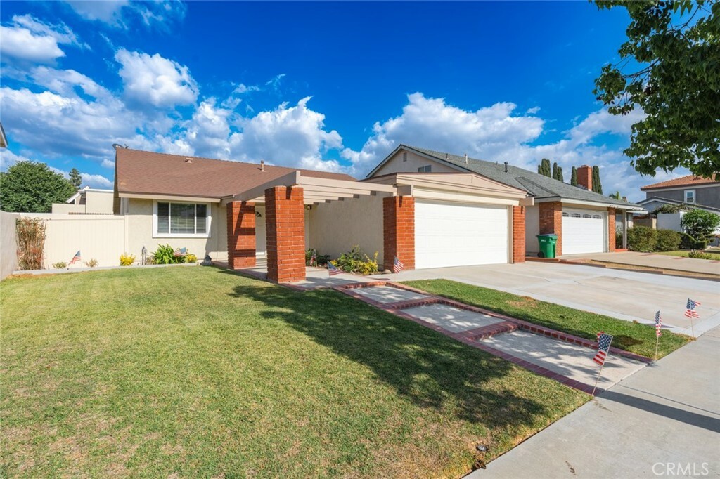 Property Photo:  5121 Doanoke Avenue  CA 92604 