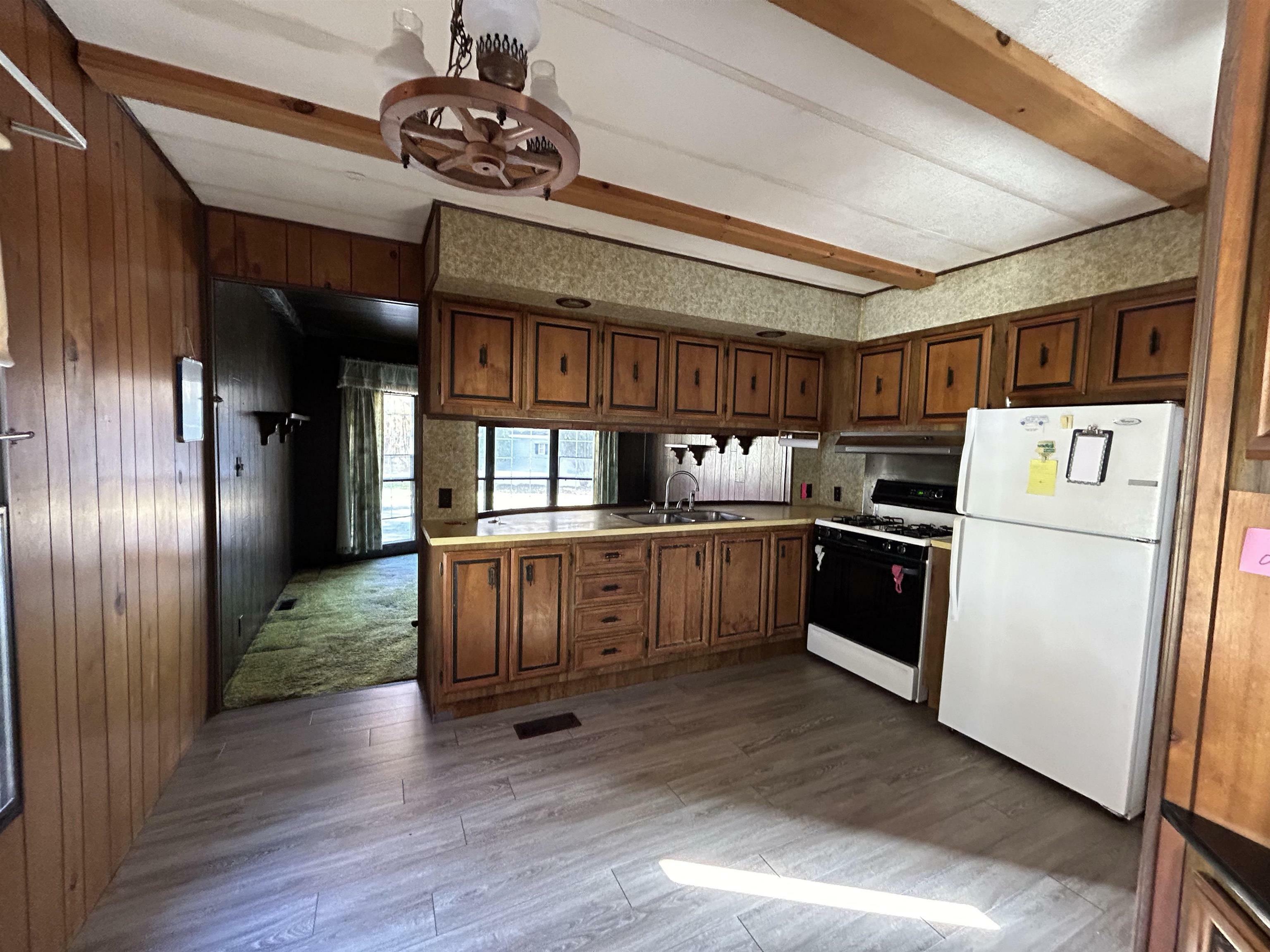 Property Photo:  33 Lamprey River Park  NH 03857 