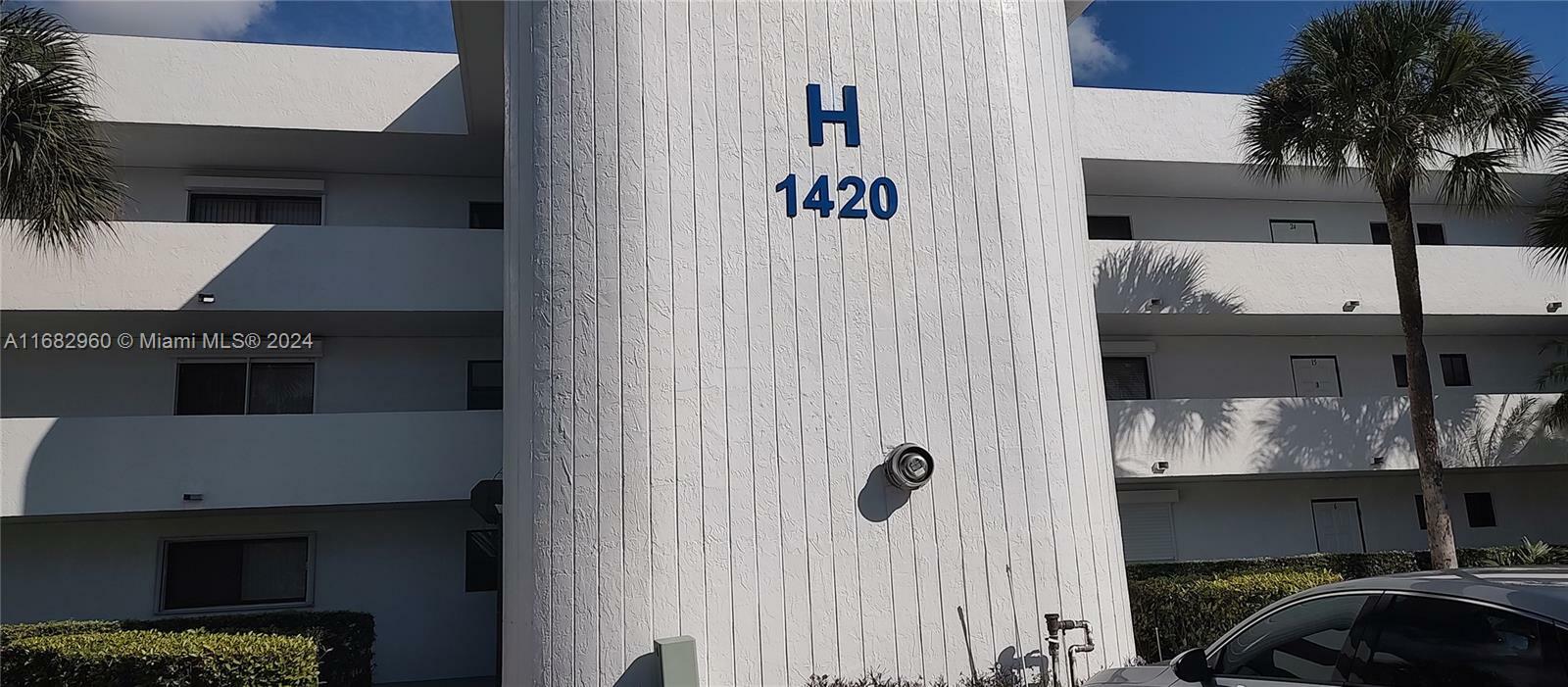 Property Photo:  1420 Sheridan St 7H  FL 33020 