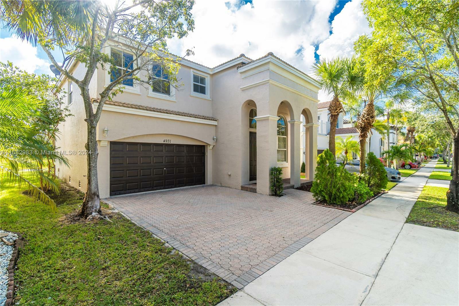 Property Photo:  4931 SW 155th Ave  FL 33027 