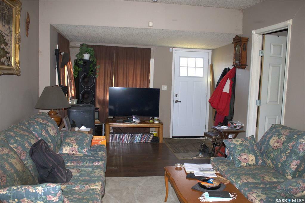 Property Photo:  905 Robinson Street  SK S4T 2M6 