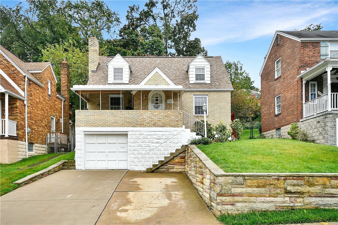 Property Photo:  3901 Theresa Avenue  PA 15227 