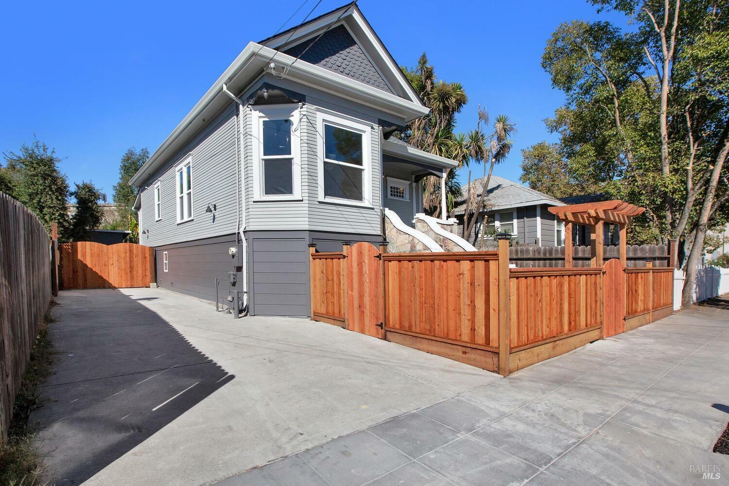 Property Photo:  107 Sebastopol Avenue  CA 95407 