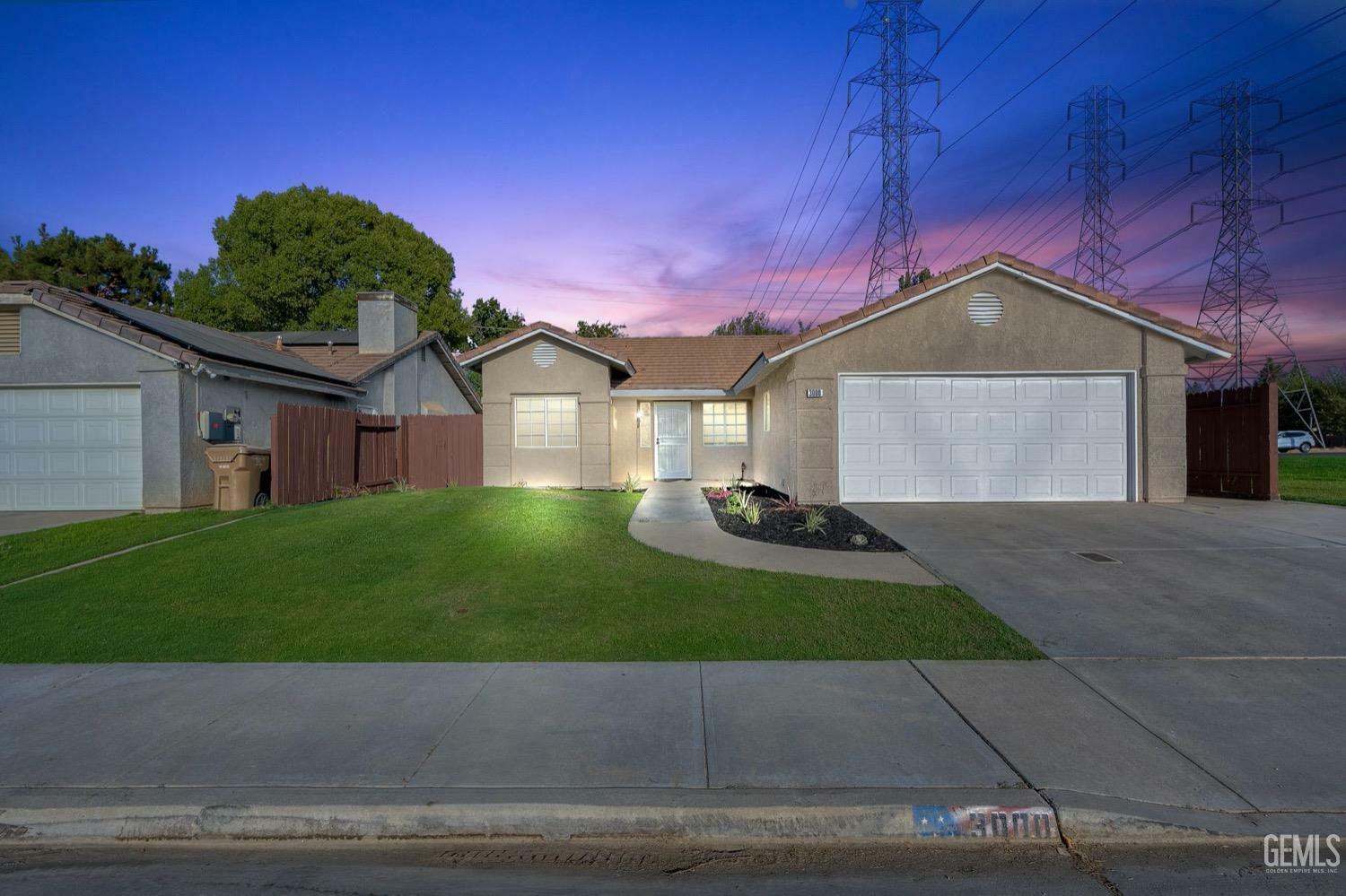 Property Photo:  3000 Chuckwagon Street  CA 93312 