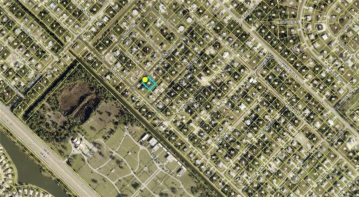 Property Photo: 2701-2703 Matena Ave S FL 33973
