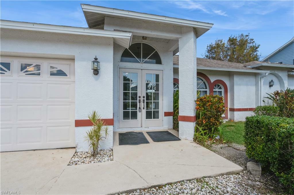 Property Photo:  8457 Grove Rd  FL 33967 