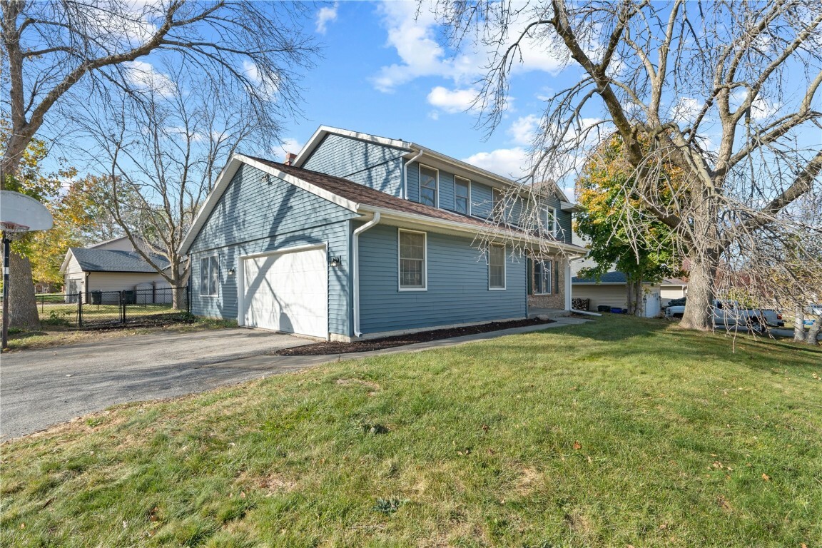 7003 Candlewick Drive NE  Cedar Rapids IA 52402 photo