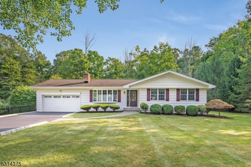 Property Photo:  10 Beaver Ln  NJ 07836 