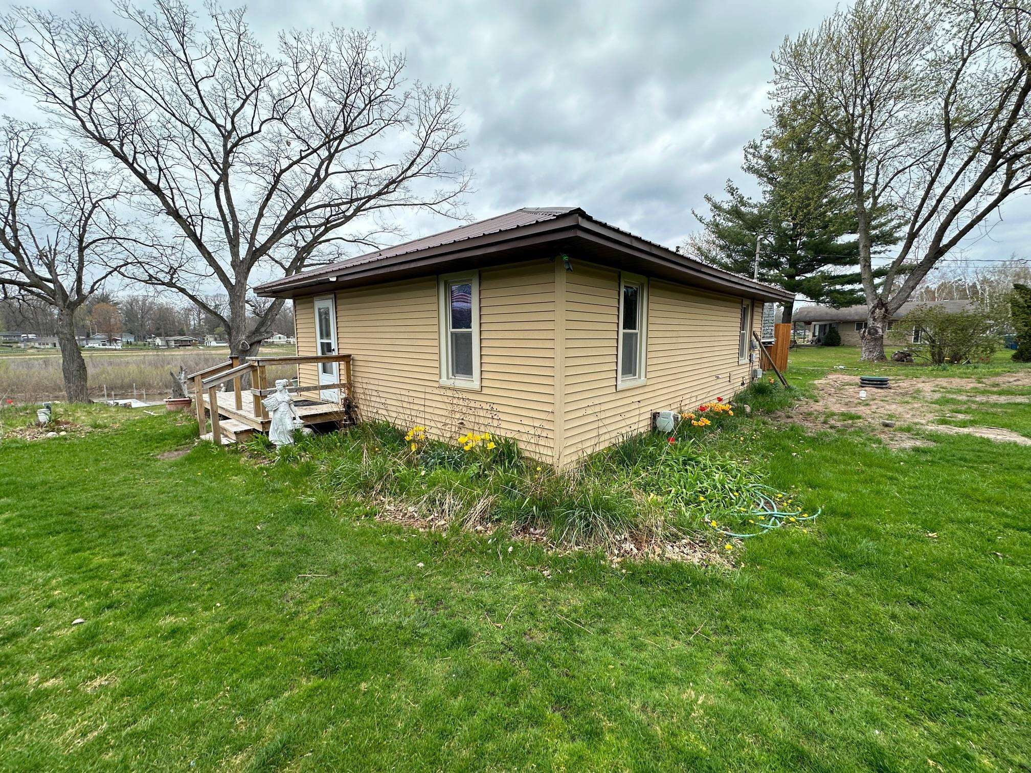 Property Photo:  4398 Anderson Drive  MI 48612 