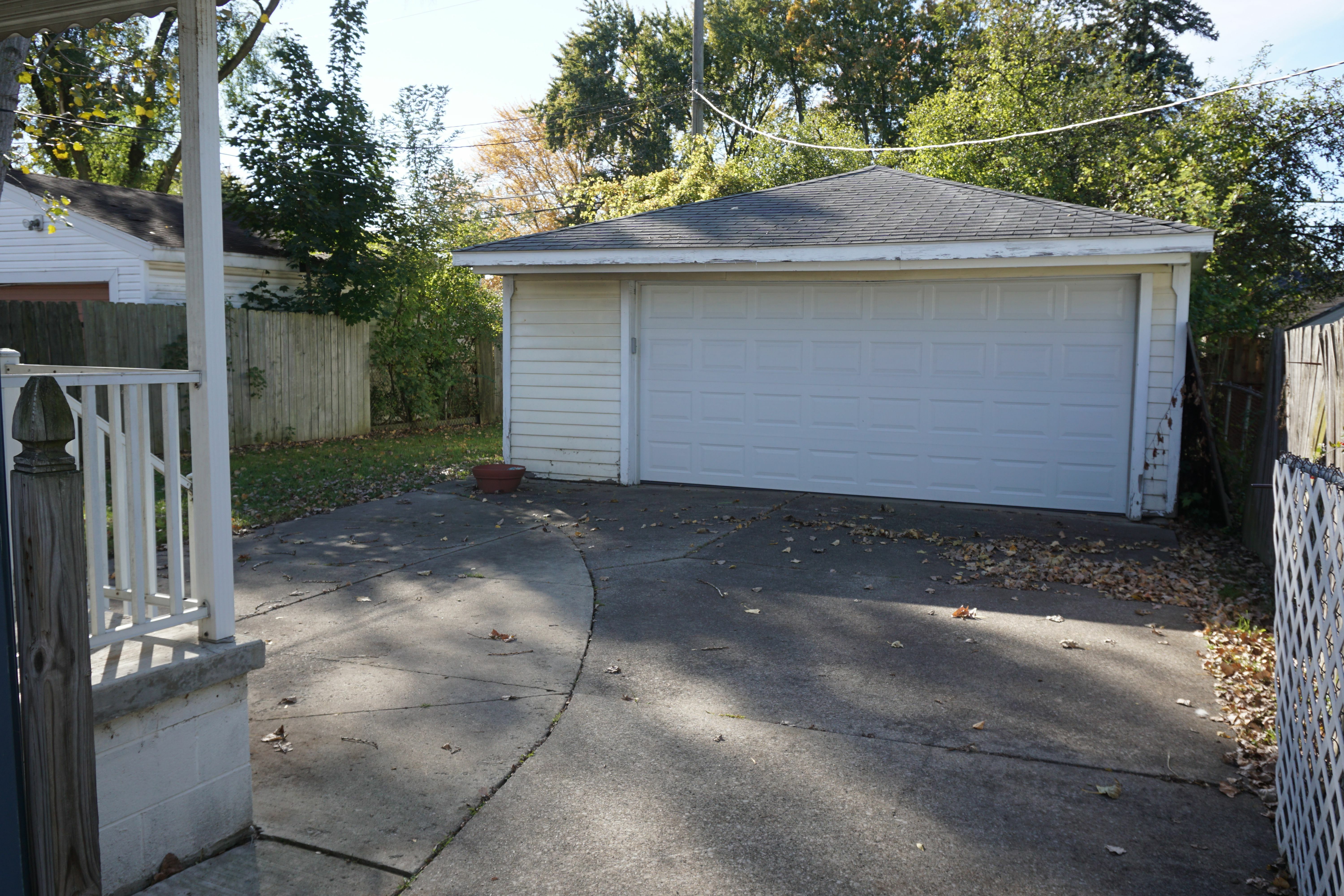 Property Photo:  4452 Edgewood Street  MI 48125 3228 