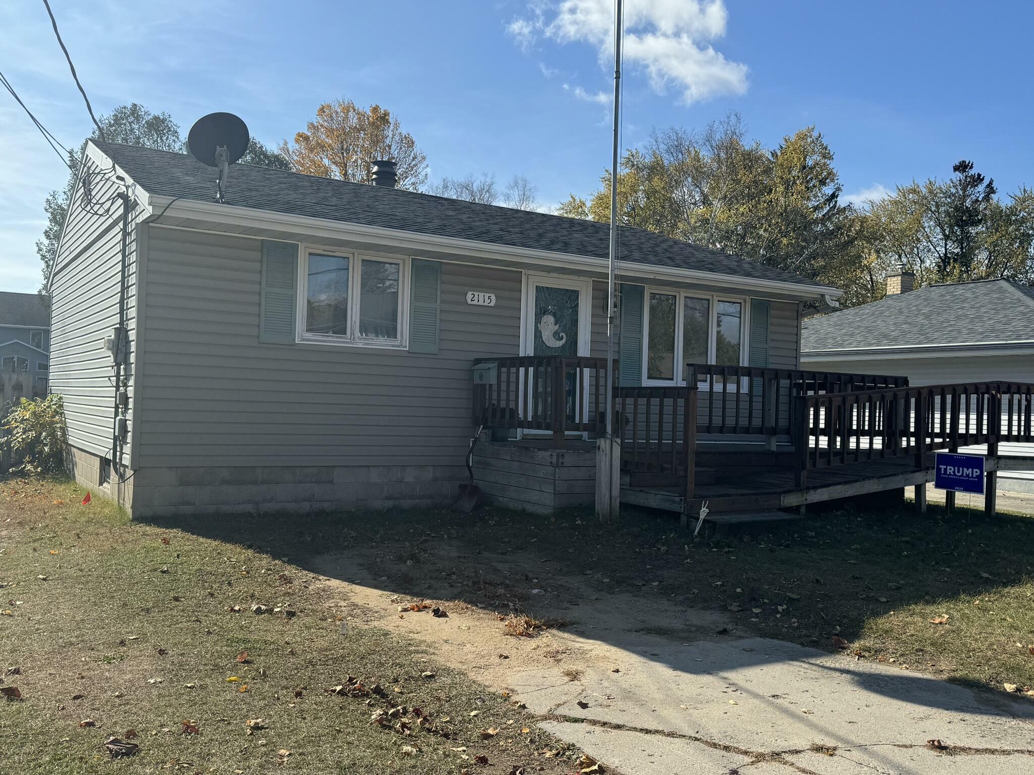 Property Photo:  2115 34th St  WI 54241 