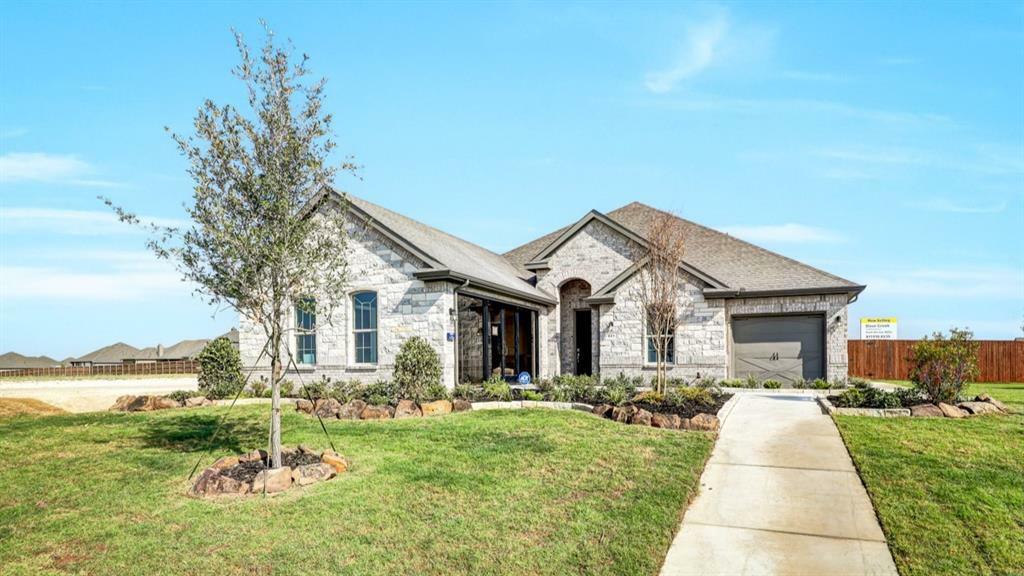 Property Photo:  821 Hat Creek Drive  TX 76065 