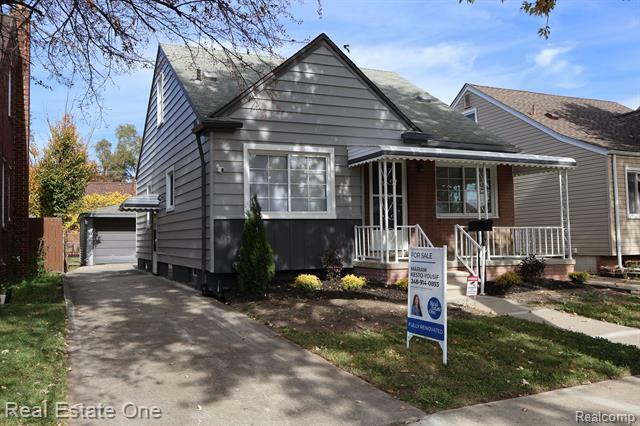 Property Photo:  916 Stewart Avenue  MI 48146 