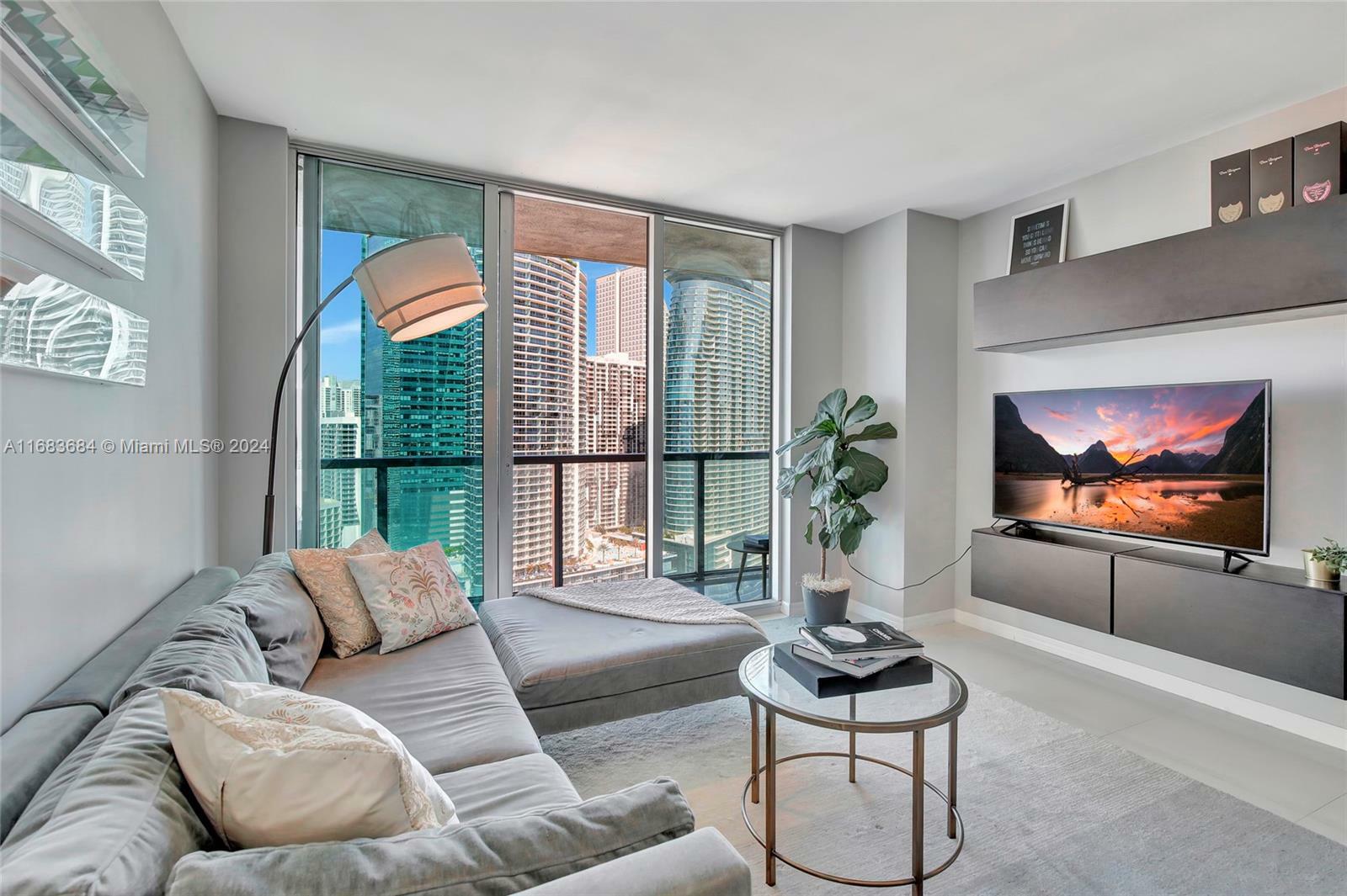 Property Photo:  500 Brickell Av 3505  FL 33131 