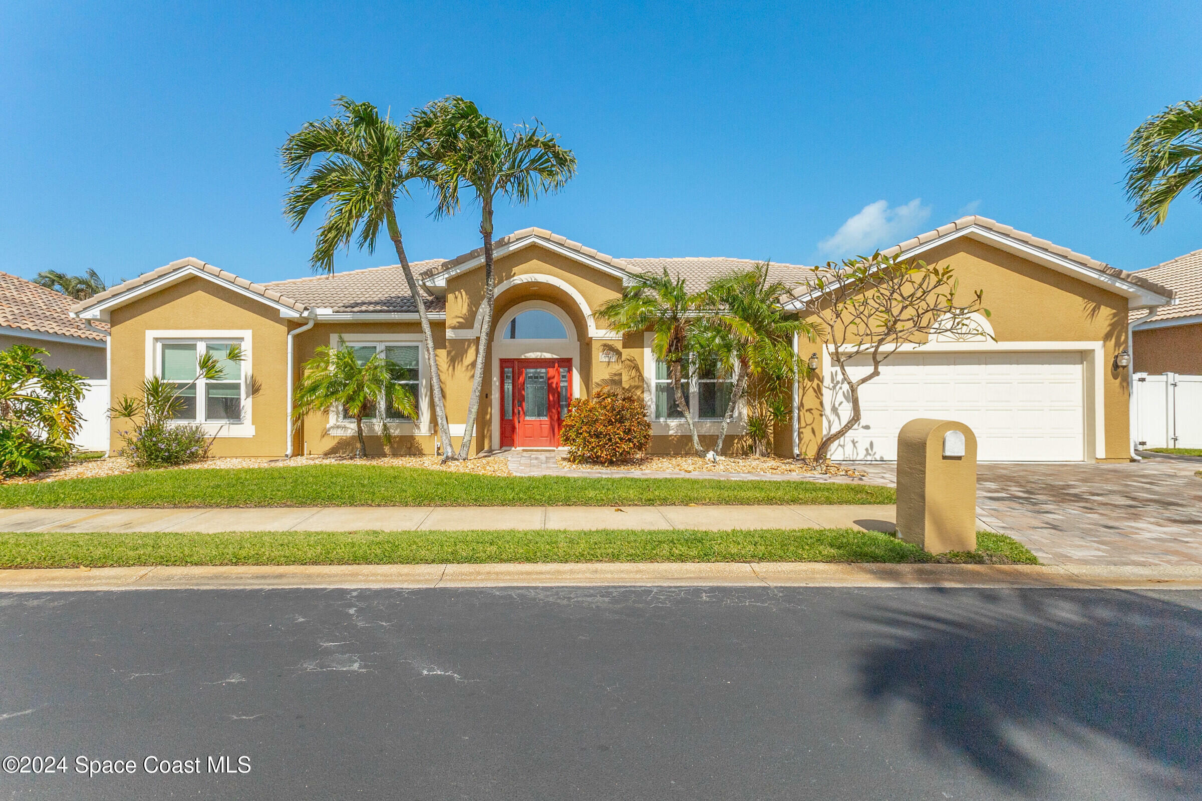 Property Photo:  194 Captiva Court  FL 32951 