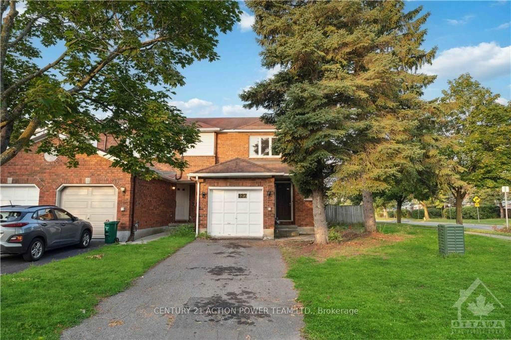 Property Photo:  127 Woodbury Cres  ON K1G 5C5 