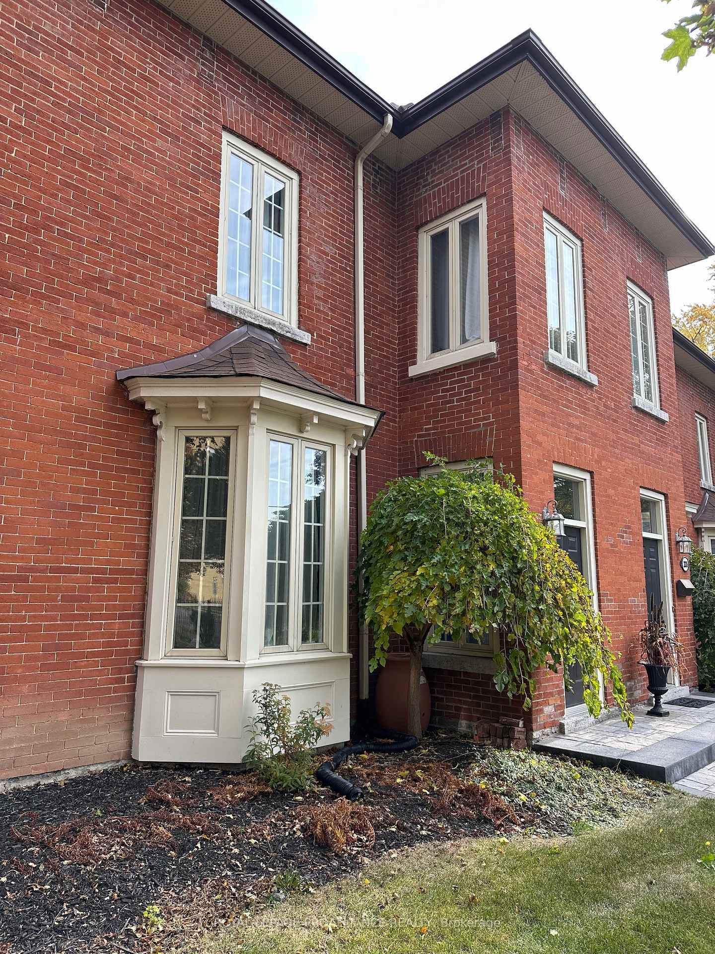 Photo de la propriété:  237 John St E 3  ON K8N 3G2 