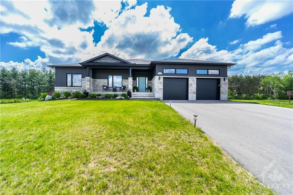 Photo de la propriété:  313 Moore Cres  ON K0G 1J0 