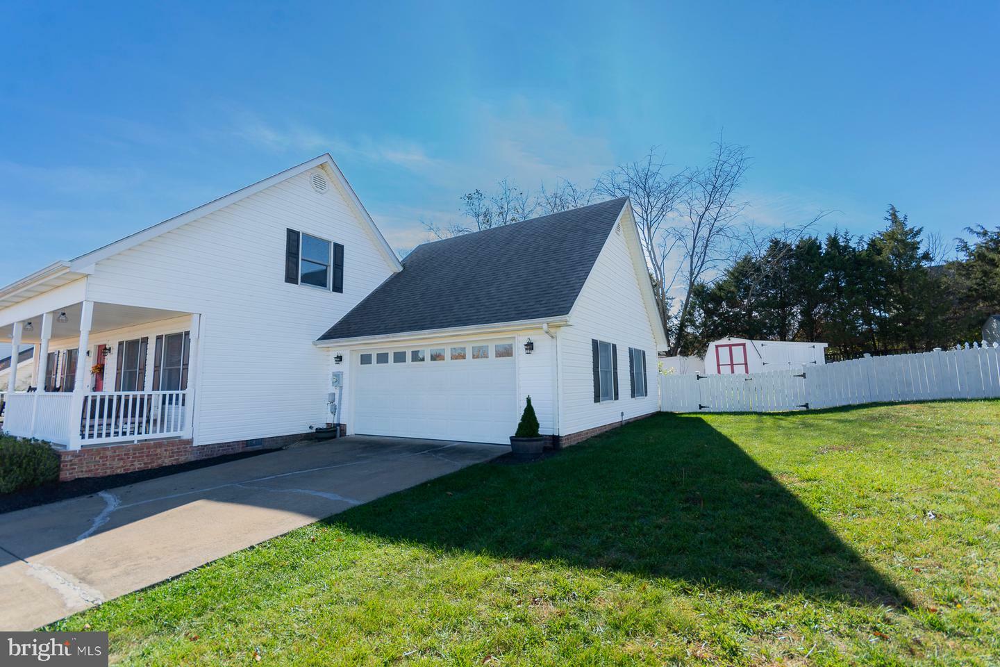 Property Photo:  204 Canyon Road  VA 22602 