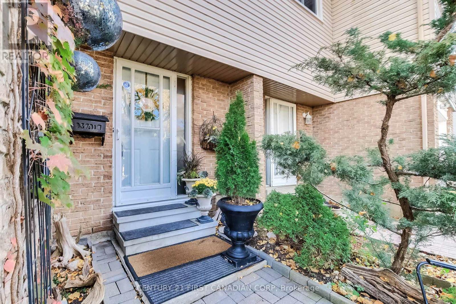 Property Photo:  500 Osgoode Drive 58  ON N6E 2G9 