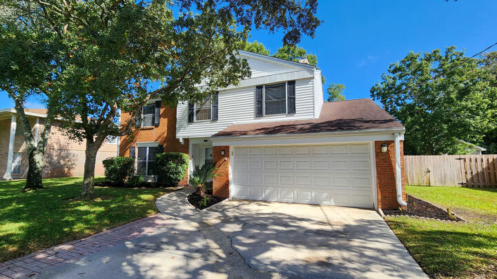 Property Photo: 304 NW Briarwood Circle FL 32548
