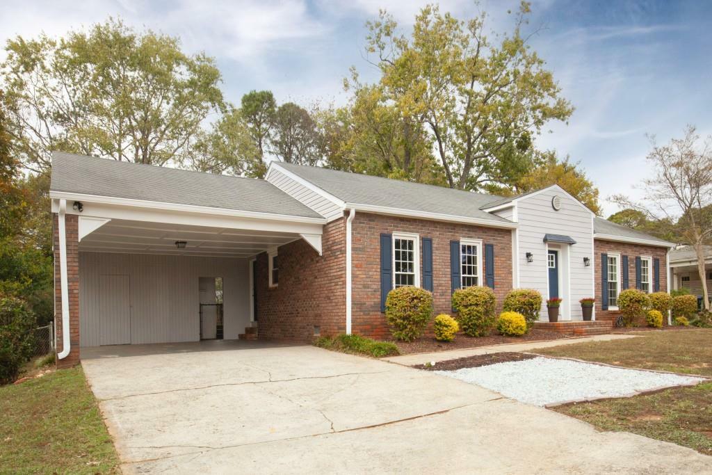 Property Photo:  940 Grimes Bridge Road  GA 30075 